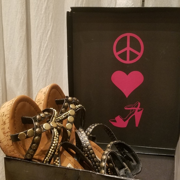 🎉HP🎉Steve Madden Wedges - Picture 2 of 3